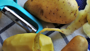 les pommes de terre deviennent noires