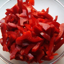 poivron prêt à bouillir hacher le poivron pour le lecho