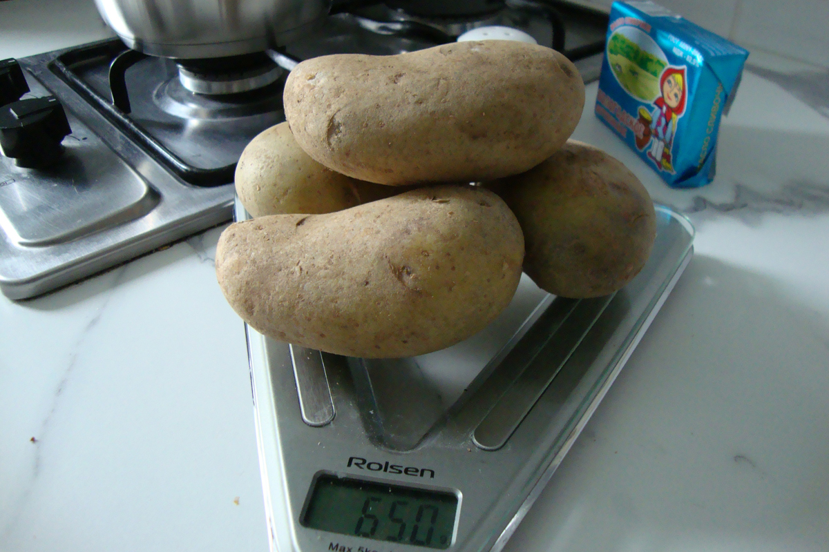 Pommes de terre non pelées pour la cuisson